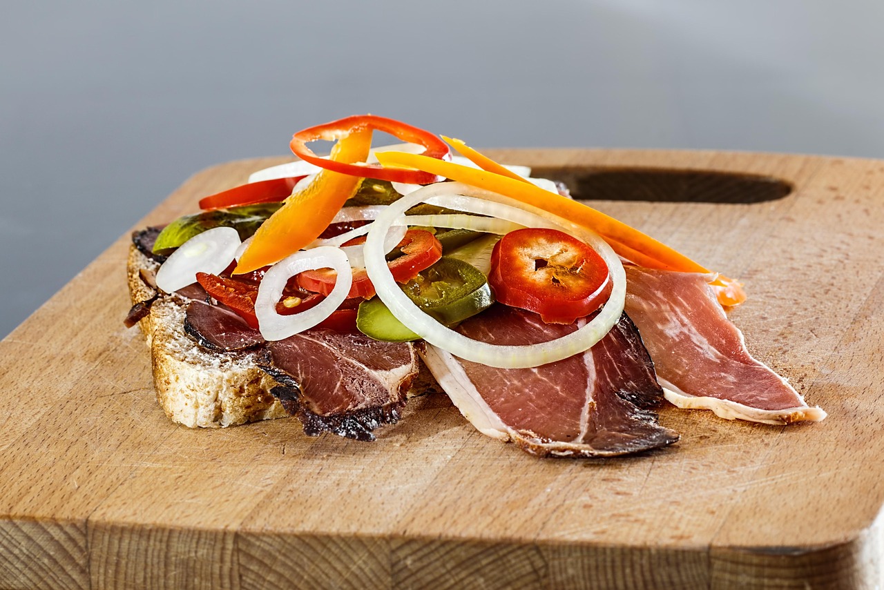 Quels sont les avantages du panneau sandwich bardage pour vos façades