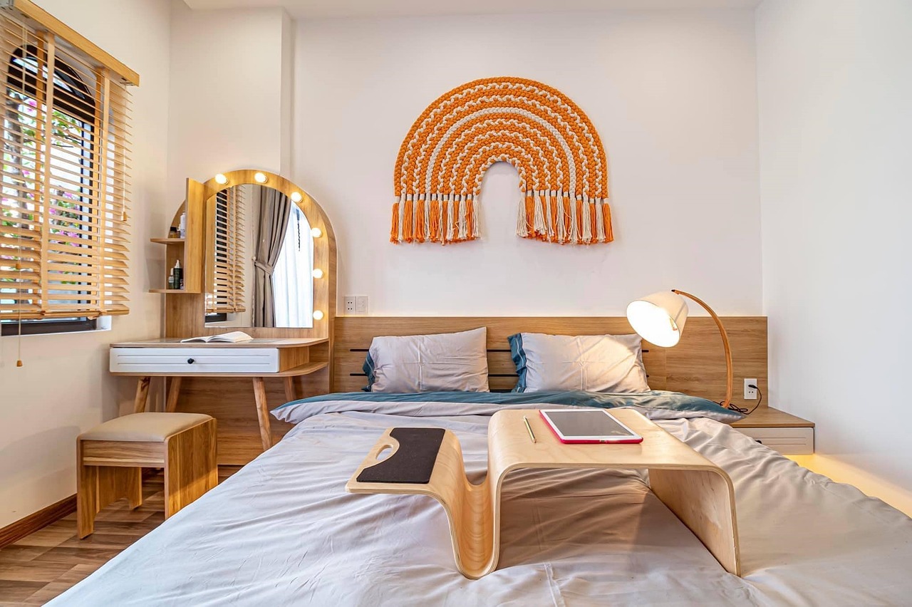 découvrez notre mur décoratif en lames de bois, alliant élégance naturelle et design contemporain pour sublimer votre intérieur.